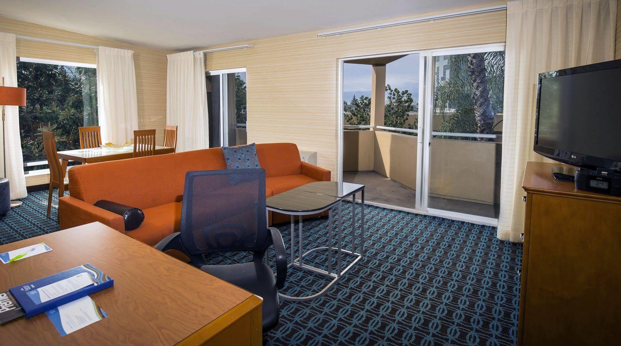 Fairfield Inn And Suites By Marriott San Jose Airport מראה חיצוני תמונה